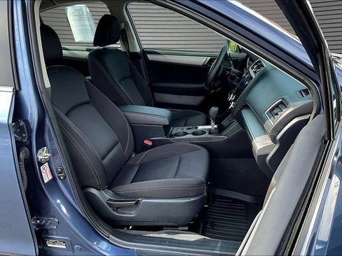 Used 2018 Subaru Legacy 2.5i Premium AWD/4WD image 28