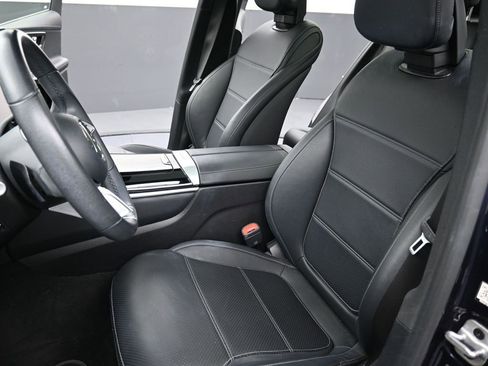 Used 2023 Mercedes-Benz GLC 300 image 11