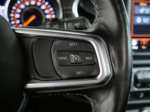 Used 2019 Jeep Wrangler Unlimited Sahara w/ Uconnect 4C Nav & Sound Group AWD/4WD image 26