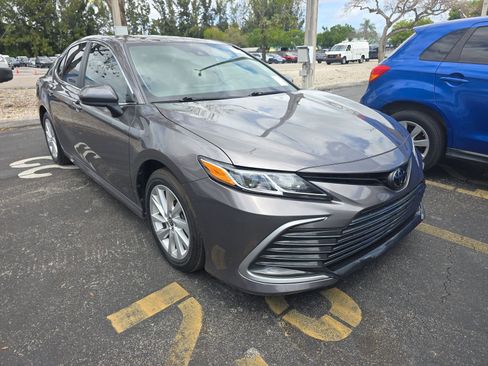 Used 2024 Toyota Camry LE FWD image 4