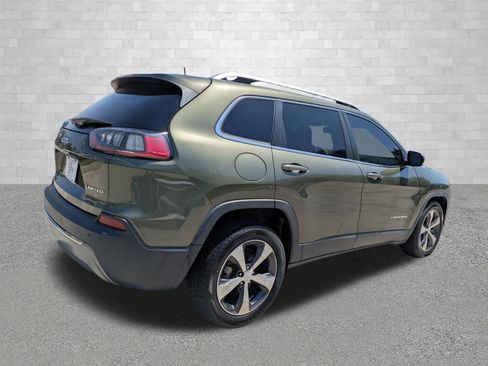 Used 2019 Jeep Cherokee Limited FWD image 2