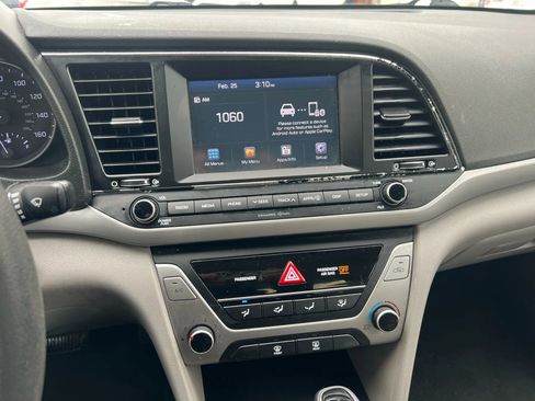 Used 2018 Hyundai Elantra SEL FWD image 16