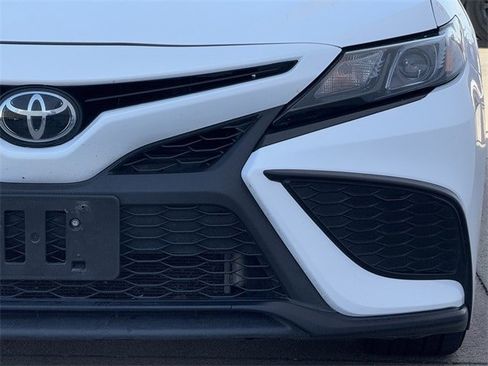 Used 2024 Toyota Camry SE image 8