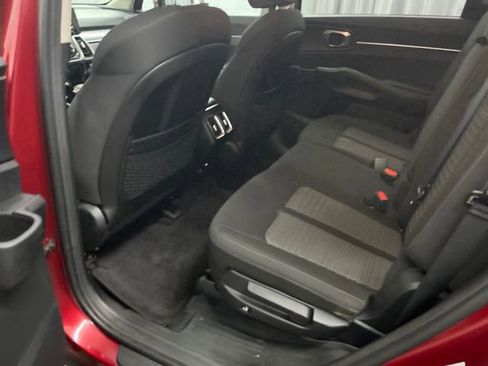 Certified 2023 Kia Sorento LX image 22