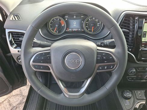 Certified 2022 Jeep Cherokee Limited w/ Elite Package image 16