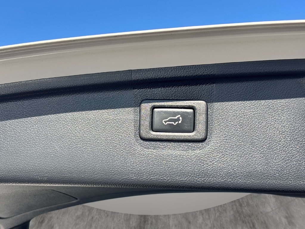 Used 2016 Subaru Outback 2.5i Limited AWD/4WD image 16