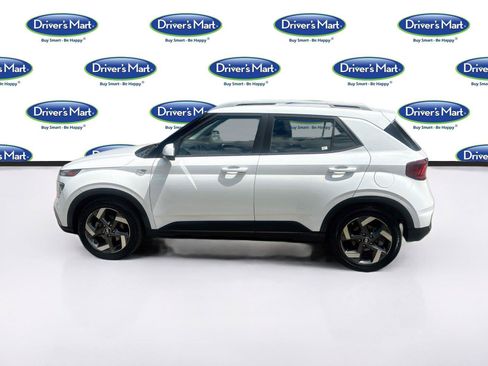 Used 2023 Hyundai Venue SEL w/ Cargo Package FWD image 4