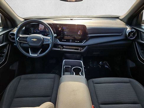 Used 2025 Chevrolet Equinox LT FWD image 18