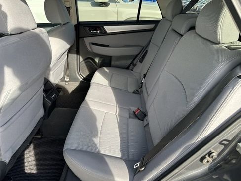 Used 2018 Subaru Outback 2.5i Premium image 11