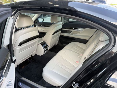 Used 2021 BMW 740i xDrive w/ Premium Package AWD/4WD image 7