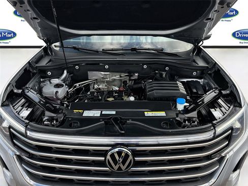 Used 2025 Volkswagen Atlas SE FWD image 30