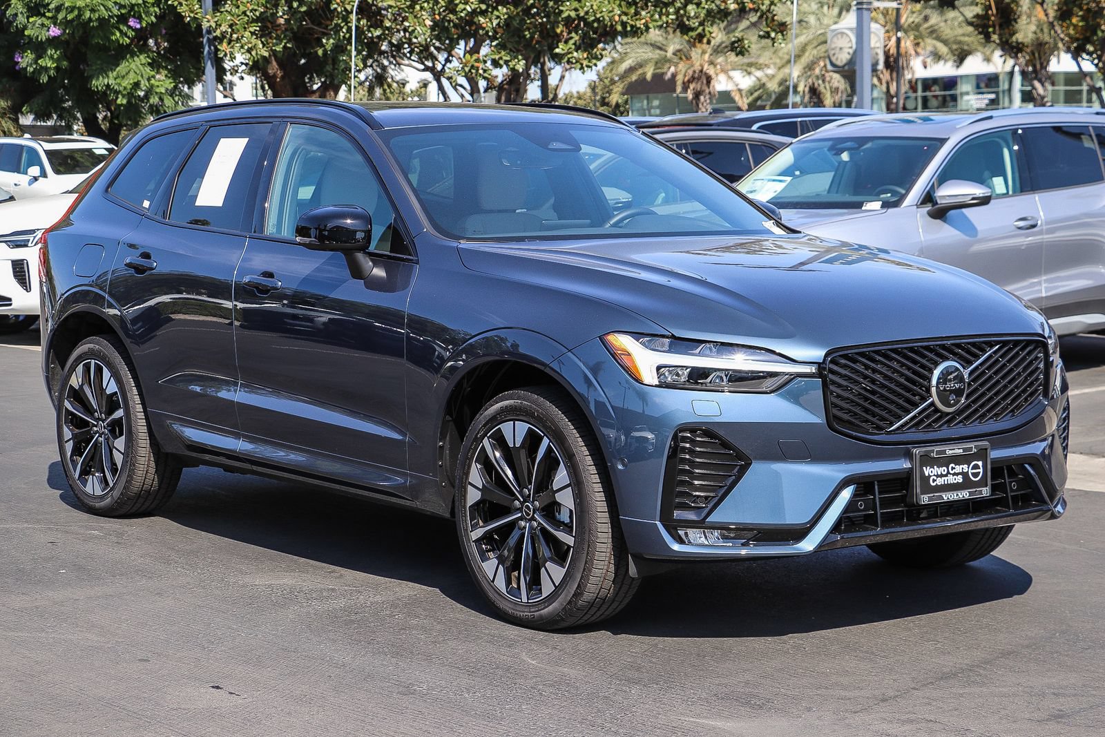 Used 2026 Volvo XC60 B5 Plus w/ Protection Package Premier AWD/4WD image 3