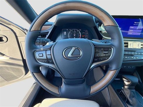 New 2025 Lexus ES 350 Ultra Luxury image 38