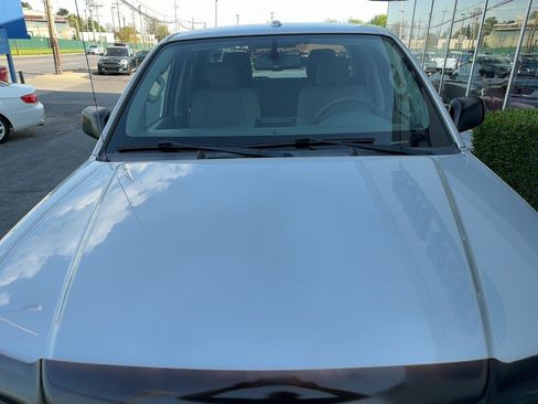 Used 2013 Nissan Frontier SV w/ SV Value Truck Pkg RWD image 29