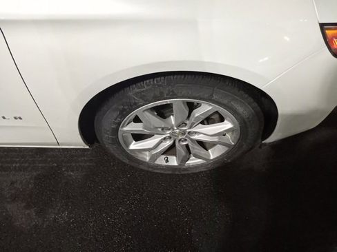 Used 2018 Chevrolet Impala LT w/ LT Convenience Package image 9