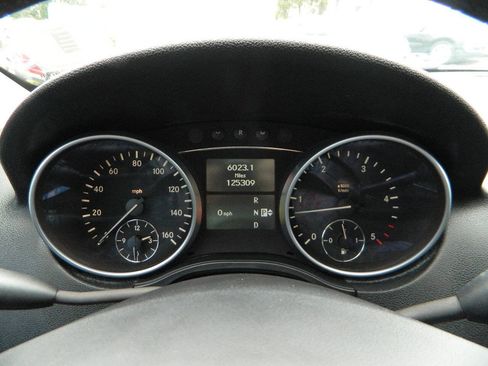 Used 2010 Mercedes-Benz ML 350 BlueTEC 4MATIC image 18