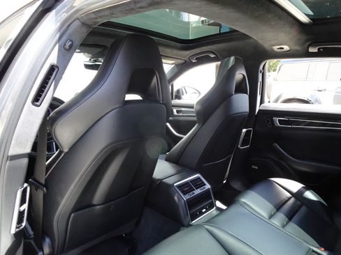 Used 2018 Porsche Panamera Turbo Sport Turismo AWD/4WD image 14