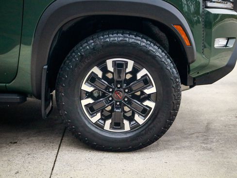 Used 2023 Nissan Frontier PRO-4X w/ Technology Package image 13