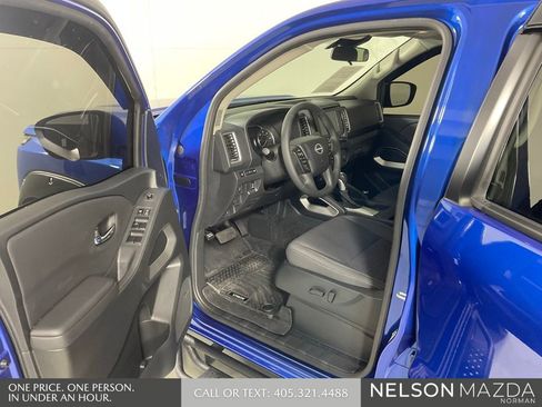 Used 2024 Nissan Frontier SV w/ SV Convenience Package RWD image 12