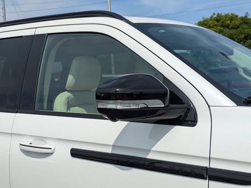 New 2027 Lincoln Navigator L Reserve w/ Jet Appearance Package AWD/4WD image 11