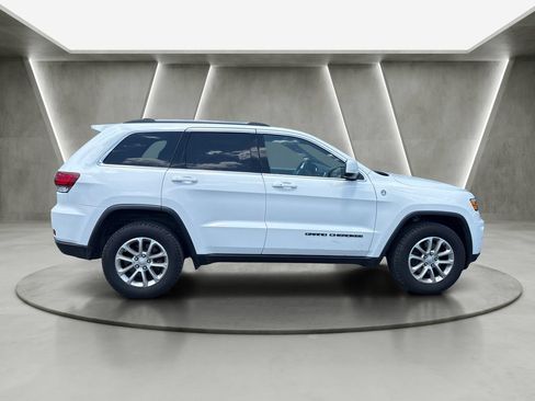 Used 2021 Jeep Grand Cherokee Laredo AWD/4WD image 5