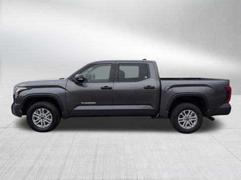 Used 2022 Toyota Tundra SR5 w/ SR5 Convenience Package image 3