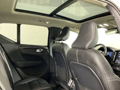 Used 2024 Volvo XC40 B5 Core AWD/4WD image 21