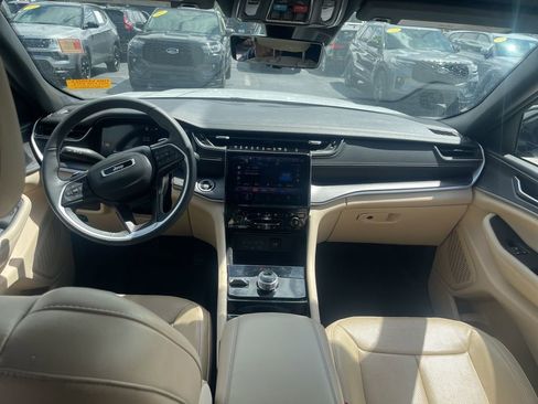 Used 2023 Jeep Grand Cherokee L Limited w/ Luxury Tech Group II image 12