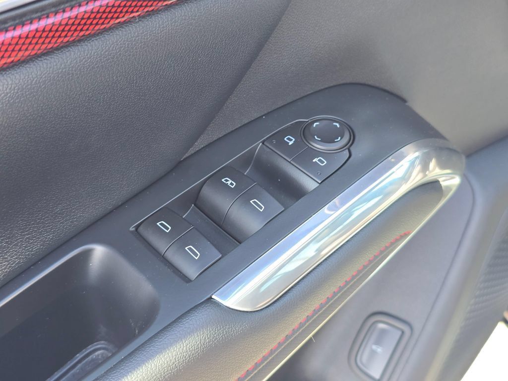 Used 2025 Chevrolet Traverse Z71 w/ LPO, Floor Liner Package AWD/4WD image 19