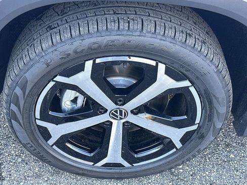 New 2026 Volkswagen Tiguan SE AWD/4WD image 24