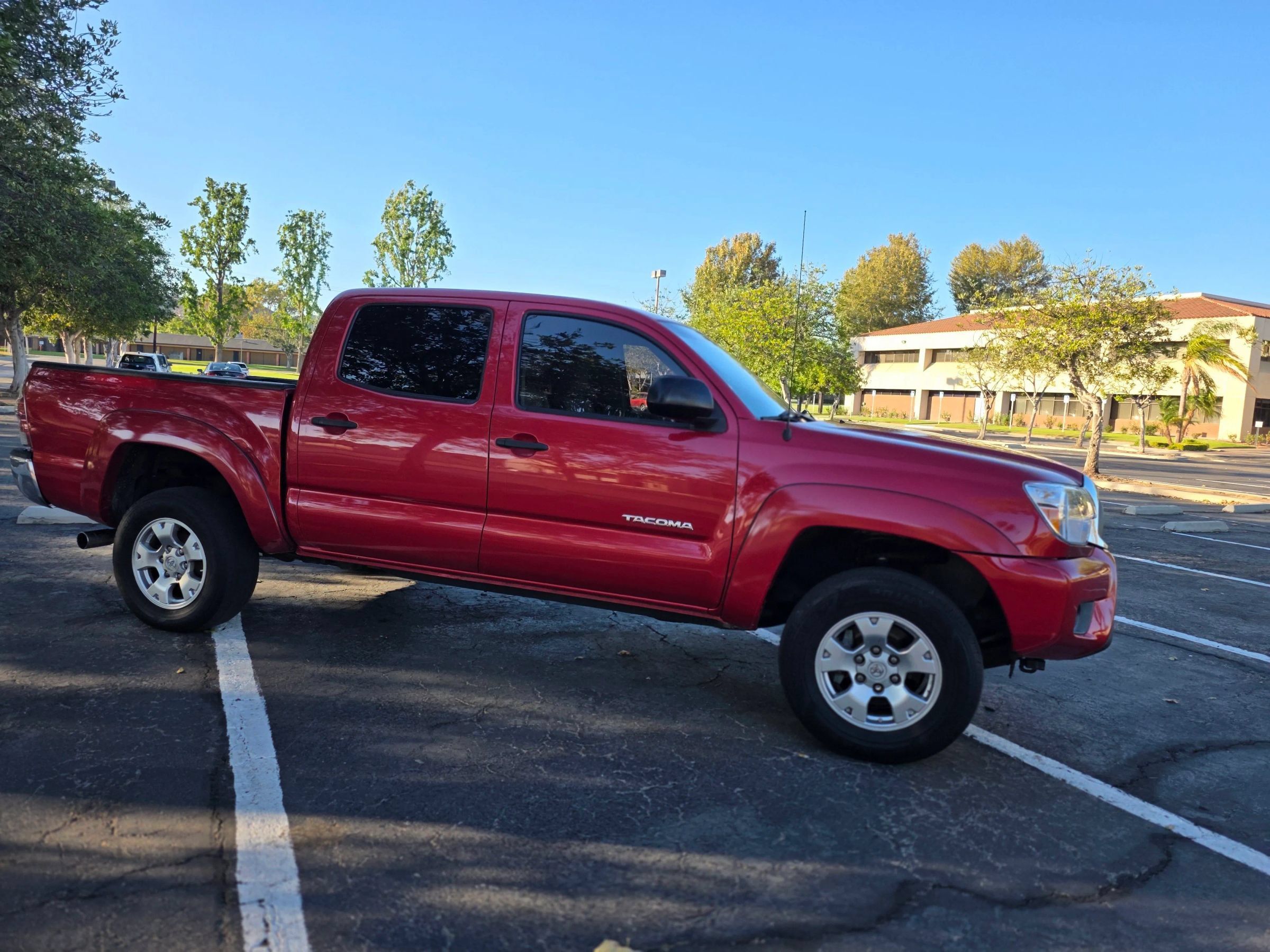 Used 2015 Toyota Tacoma PreRunner RWD image 16