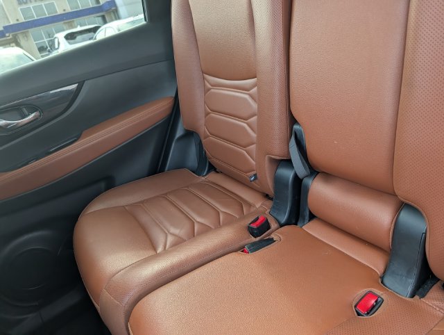 Used 2019 Nissan Rogue SL w/ Premium Package FWD image 18