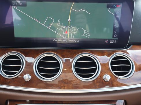 Used 2020 Mercedes-Benz E 450 4MATIC Wagon image 10