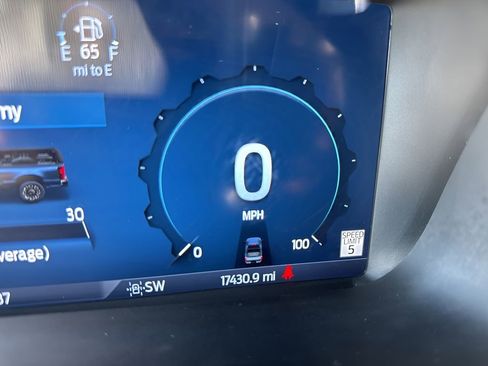 Used 2024 Ford F350 Limited w/ FX4 Off-Road Package image 28