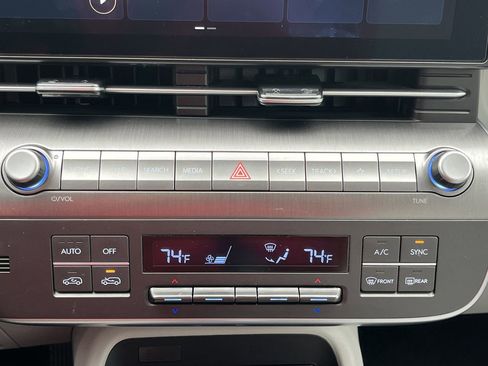 Used 2025 Hyundai Kona SEL image 5