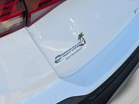 Used 2024 Volkswagen Taos S image 18