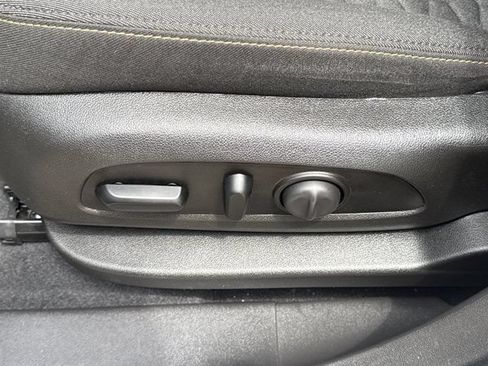 Used 2021 Chevrolet Equinox LT AWD/4WD image 13