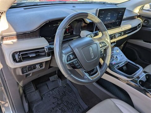 Used 2022 Lincoln Nautilus Reserve w/ Monochromatic Package image 8