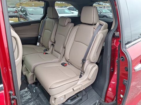 Used 2022 Honda Odyssey Elite image 9