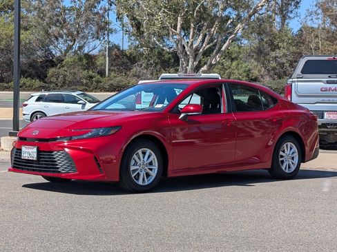 Used 2026 Toyota Camry LE FWD image 11