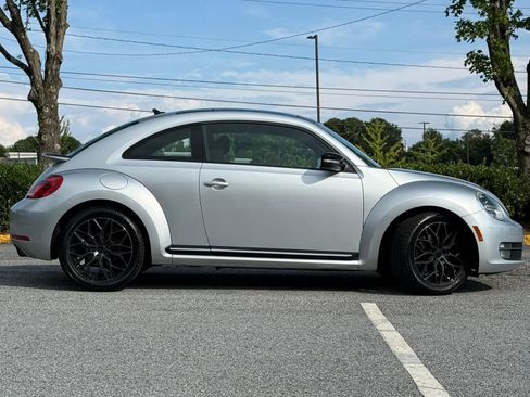 Used 2013 Volkswagen Beetle 2.0T FWD image 6