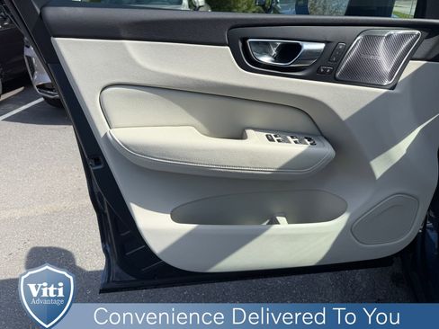 Used 2020 Volvo XC60 T5 Inscription AWD/4WD image 16