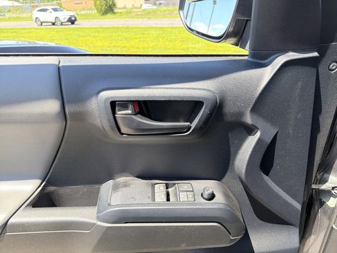 Used 2021 Toyota Tacoma SR w/ SX Package AWD/4WD image 15