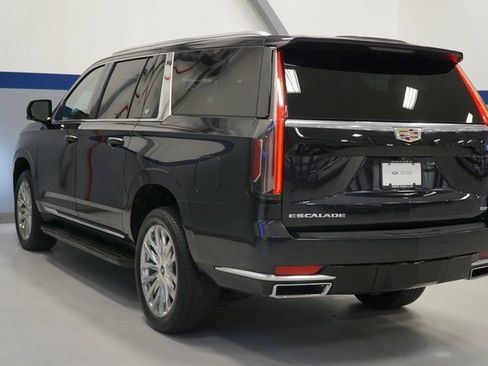 Certified 2022 Cadillac Escalade ESV Premium Luxury image 3