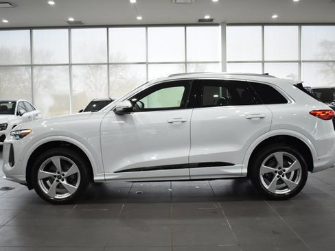 Used 2025 Audi Q5 Premium w/ Premium Plus AWD/4WD image 8