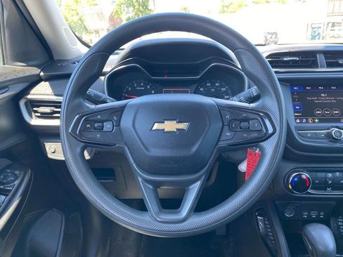 Used 2023 Chevrolet TrailBlazer LS FWD image 11