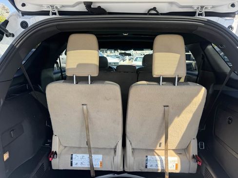 Used 2017 Ford Explorer FWD image 12