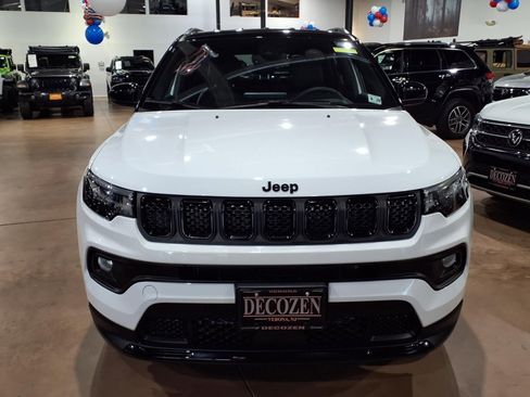 Used 2023 Jeep Compass Latitude w/ Convenience Group AWD/4WD image 2