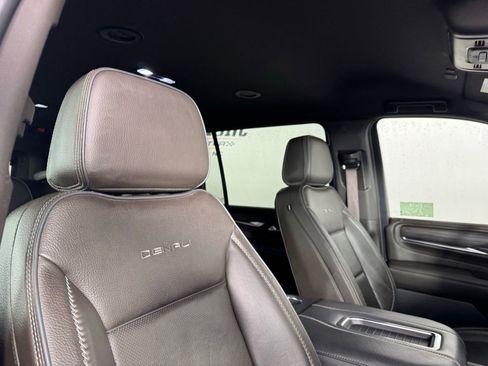 Used 2022 GMC Yukon XL Denali image 32