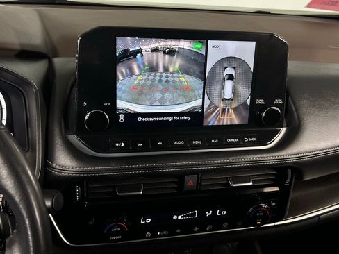 Used 2023 Nissan Rogue Platinum image 21